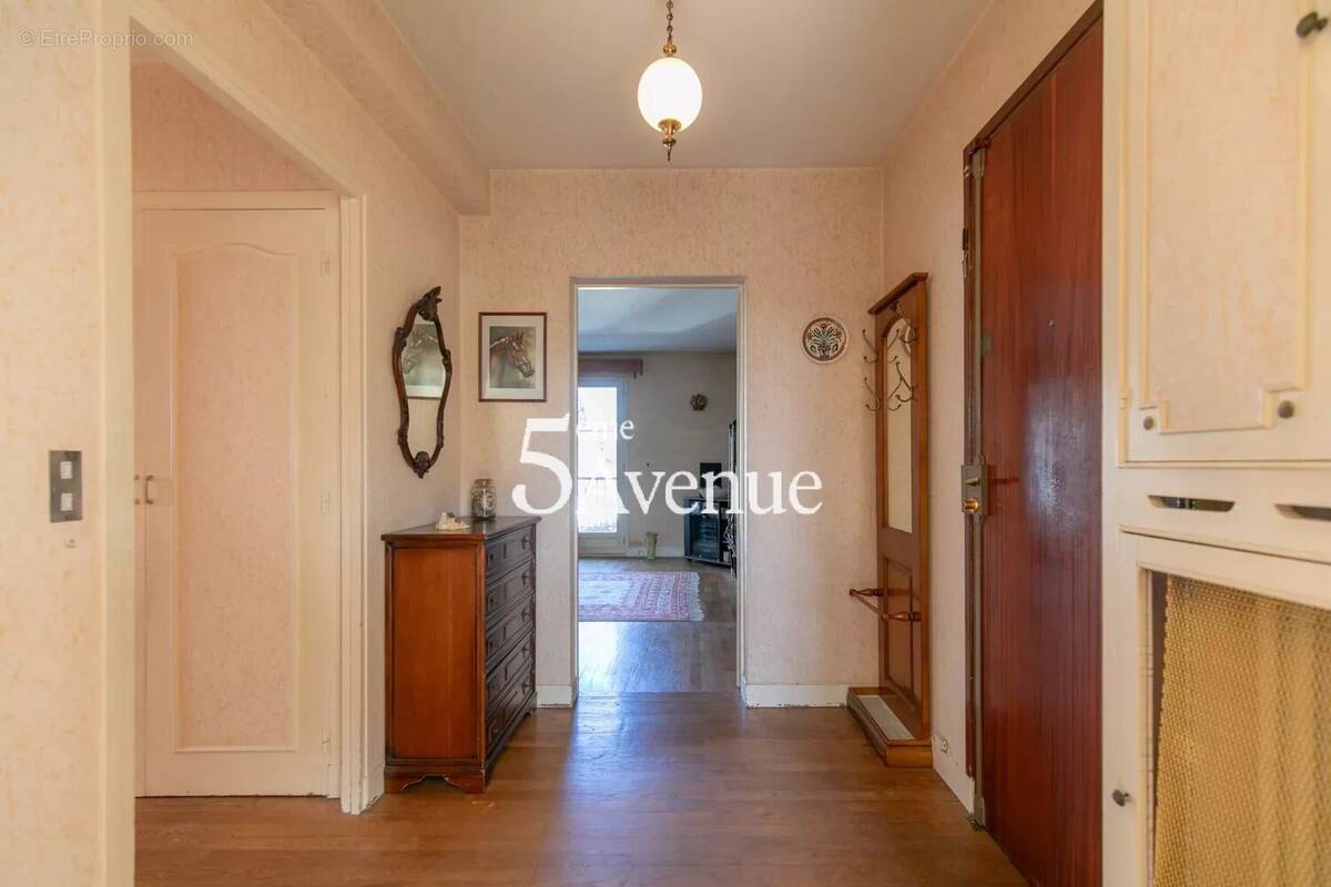 Appartement à SAINT-MAUR-DES-FOSSES