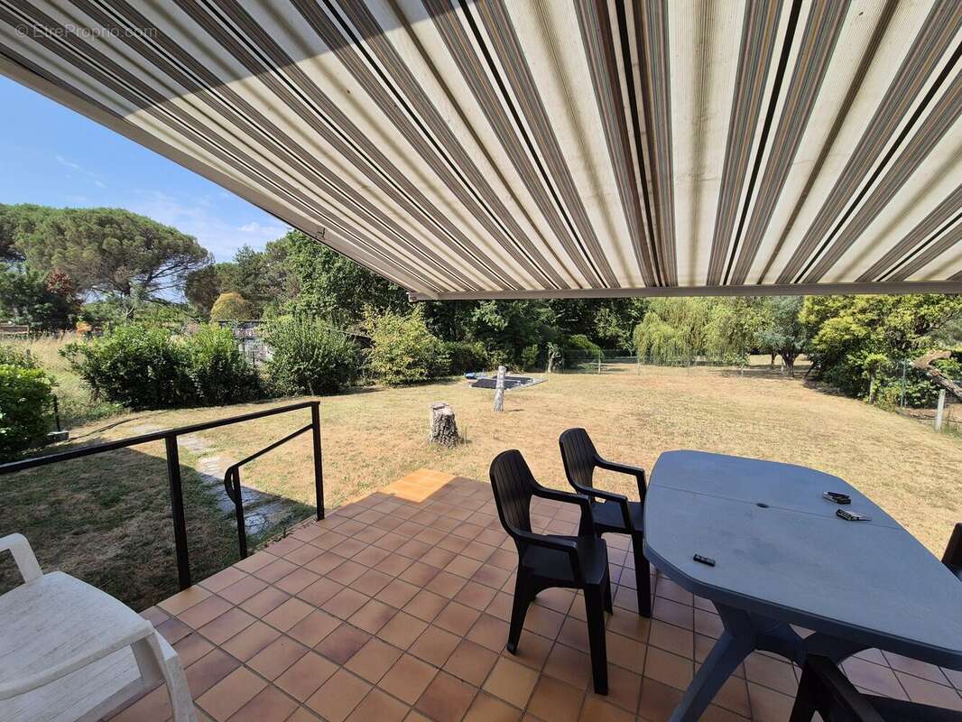Maison 97 m² à Yvrac  - photo 2