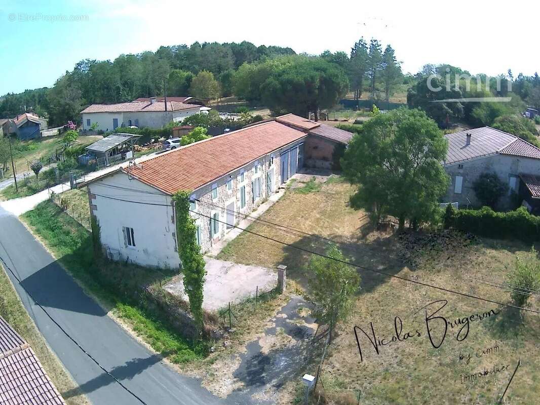 En exclusivité – deux maisons, revenu locatif immédiat et 1 505 m² de terrain - photo 5