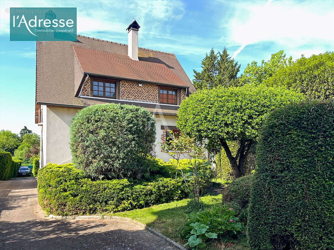 Maison à VAUX-SUR-SEINE