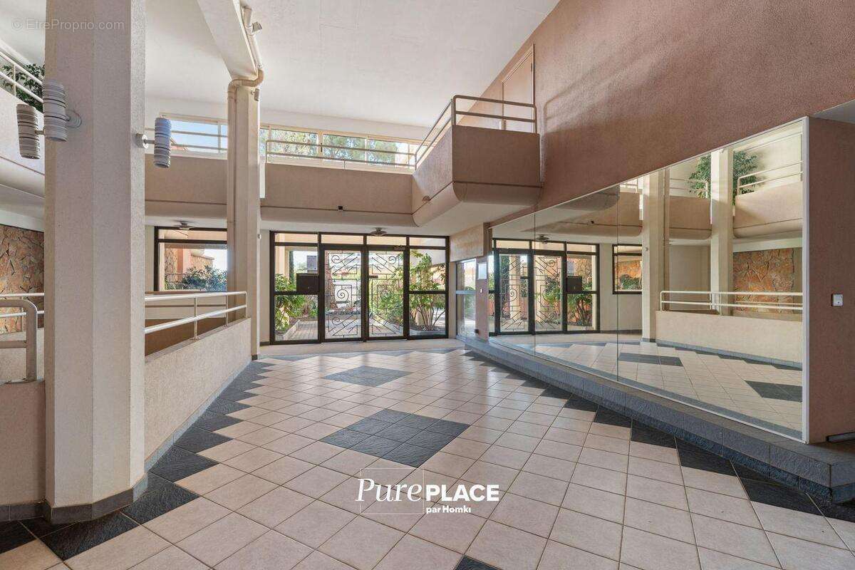 Appartement à MANDELIEU-LA-NAPOULE