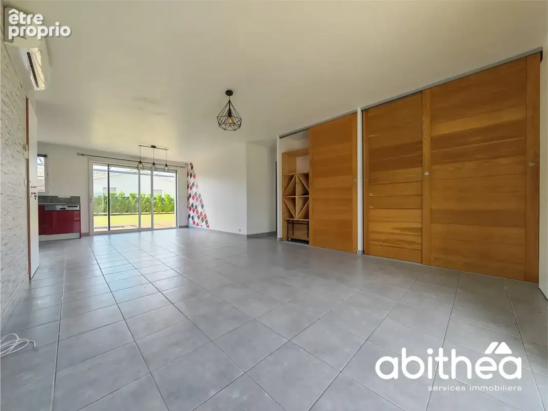 À génissac   maison récente 5 pièces   91 m2   terrain 633 m2   dpe a - photo 2