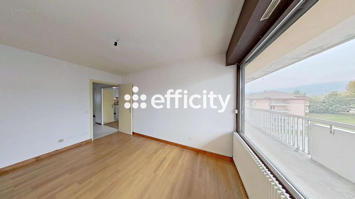 Appartement à LA ROCHE-SUR-FORON