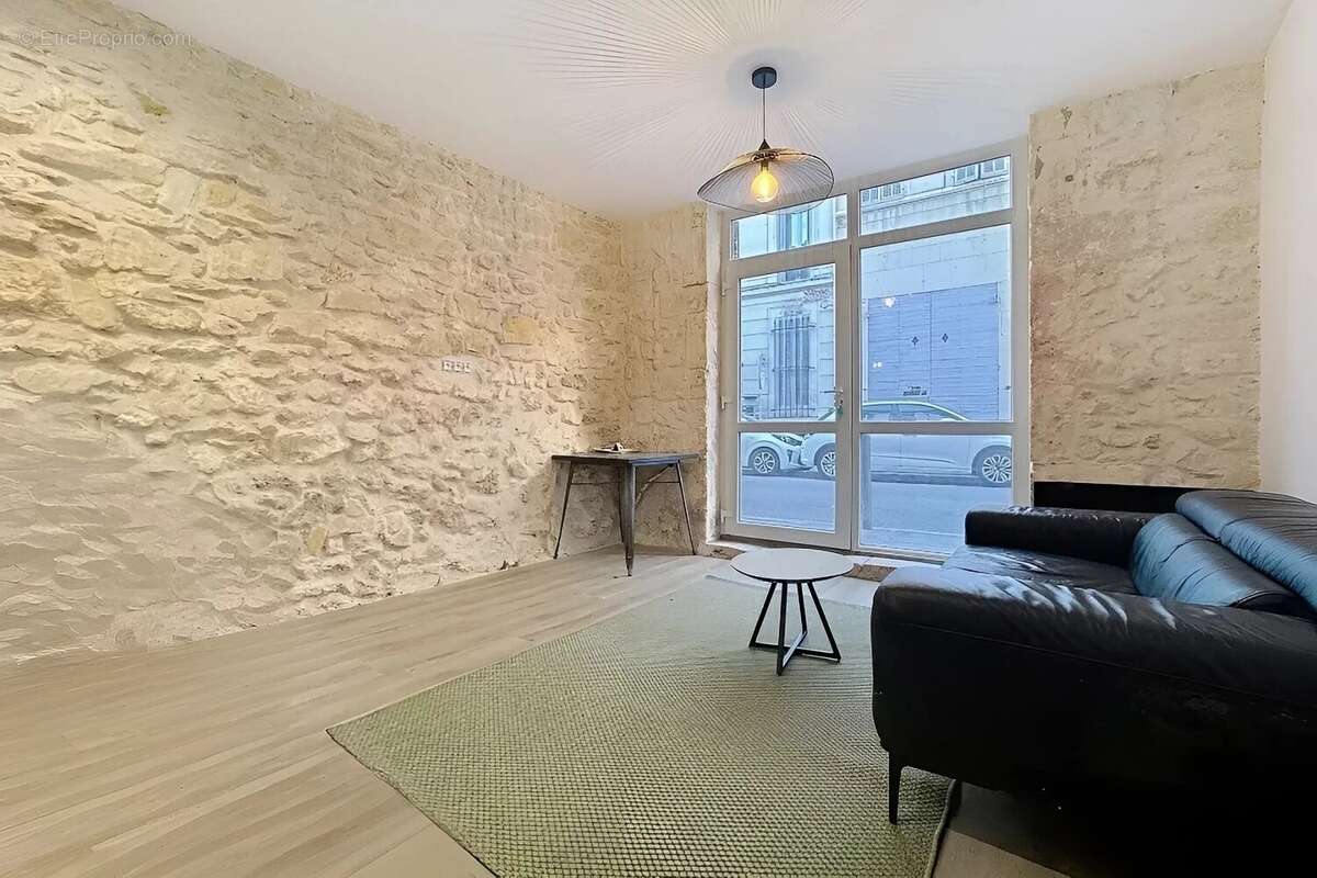 Appartement à MARSEILLE-5E