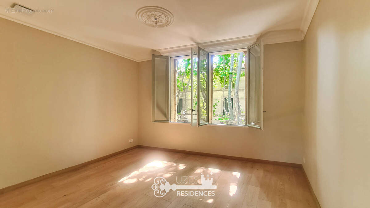 Appartement rénové de 90 m2 avec terrasse et 2 suites au cœur d'Uzès - photo 13