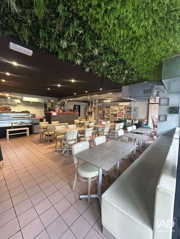 Photo 4 - Commerce à PEILLE