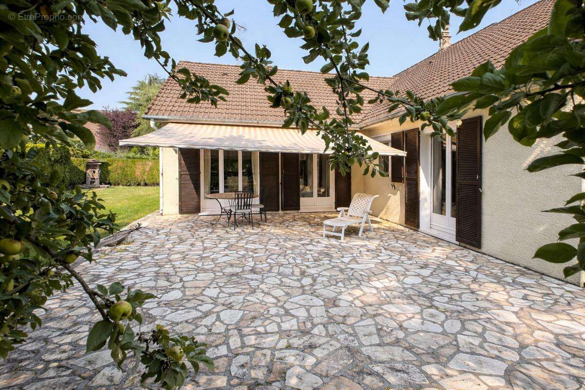 Maison à OZOIR-LA-FERRIERE