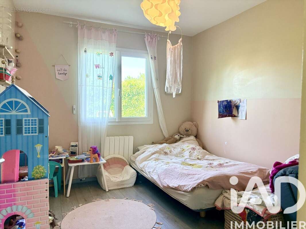 Maison 109 m² à Villeneuve-Les-Bouloc  - photo 8