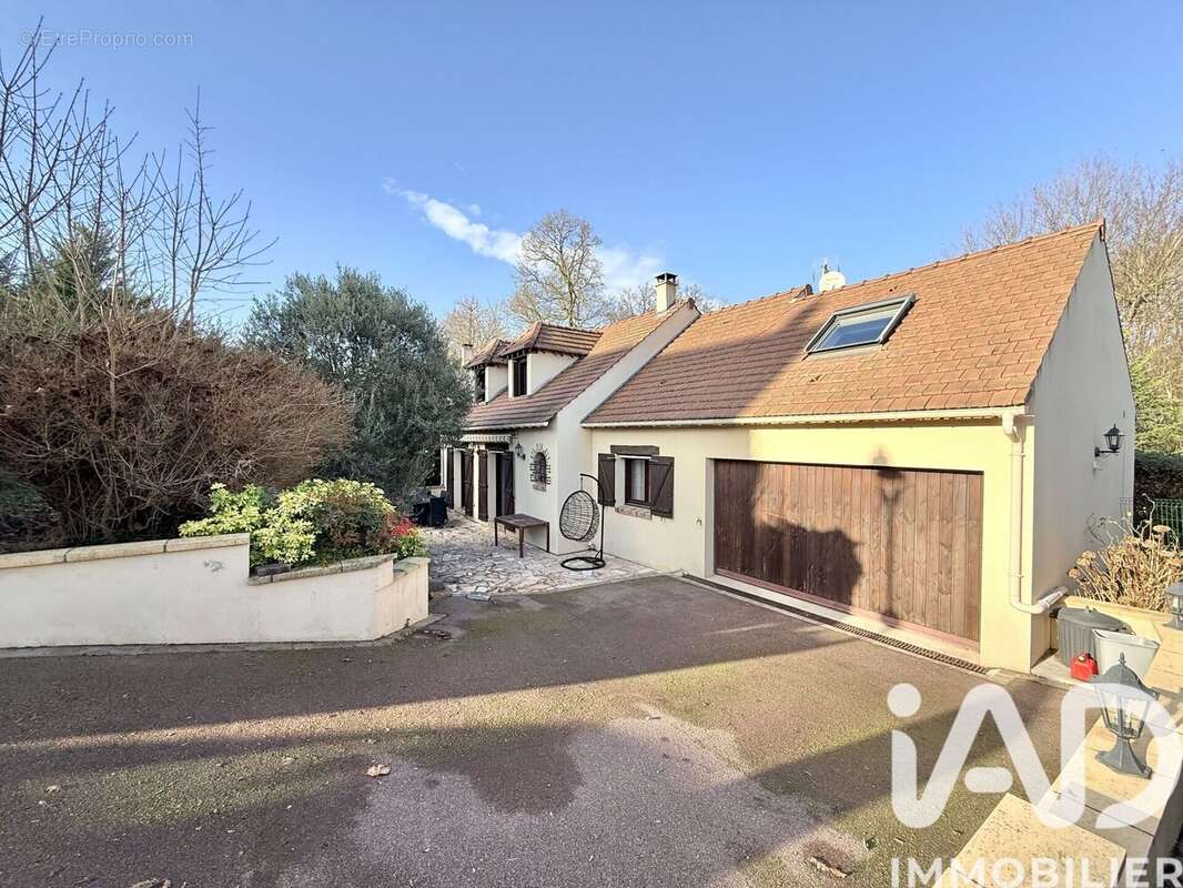 Photo 2 - Maison à LE COUDRAY-MONTCEAUX