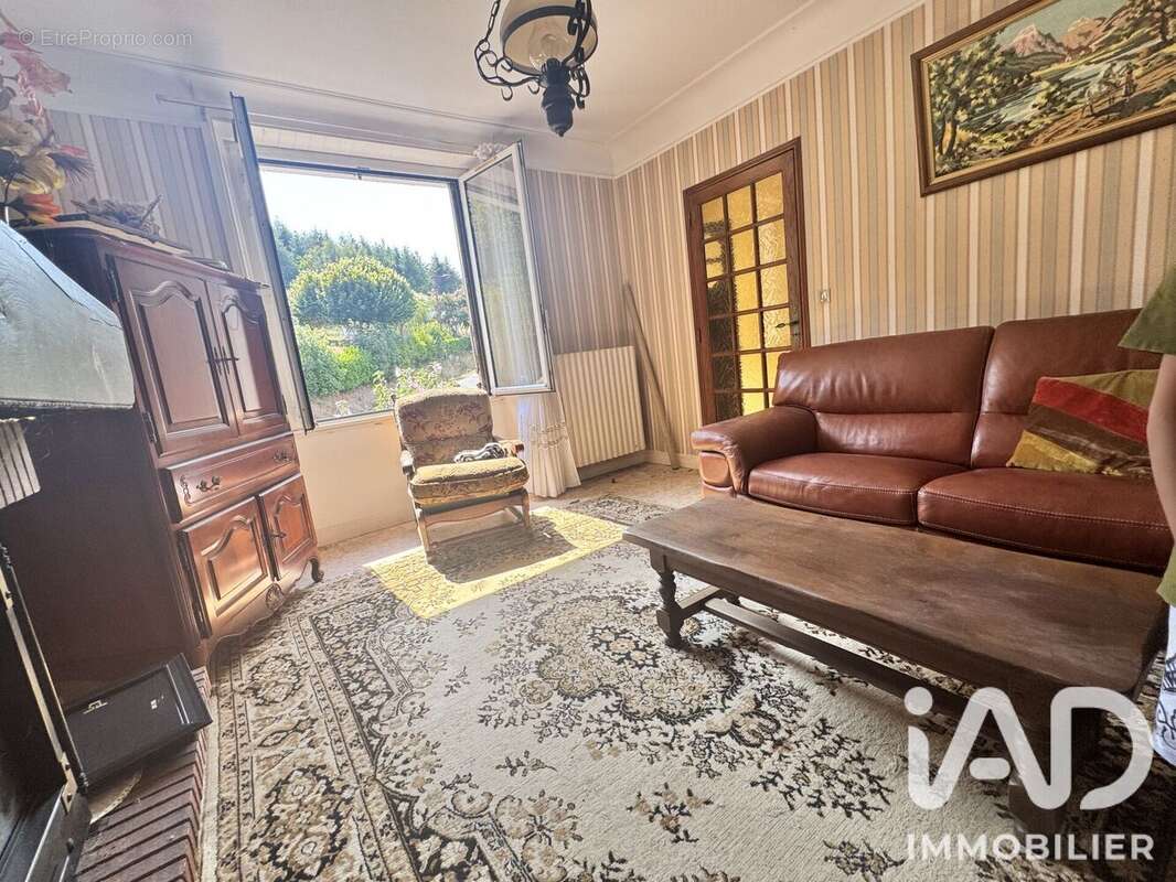 Maison 140 m² à Cayrols  - photo 9