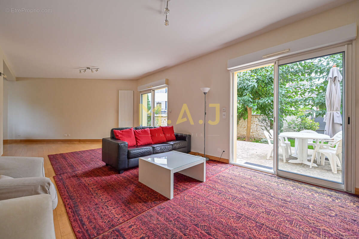 Maison à LE PERREUX-SUR-MARNE