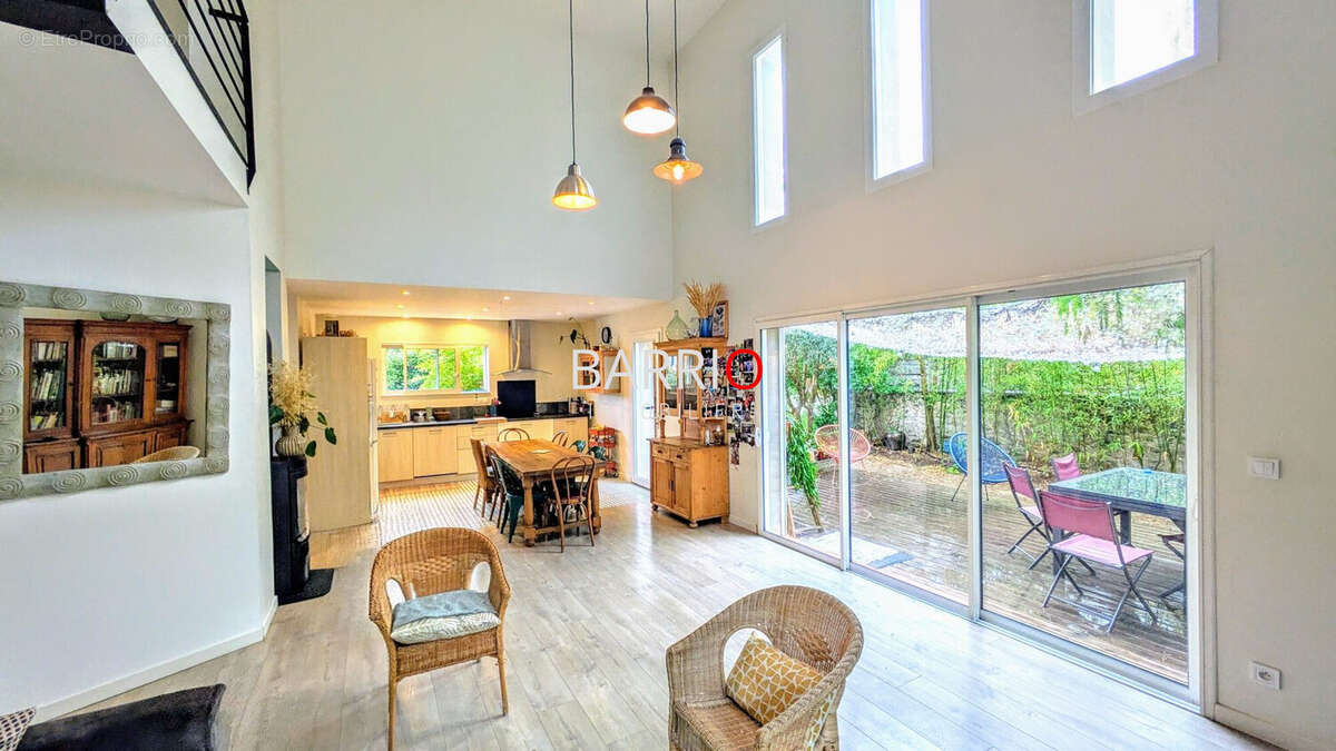 Maison à SAINT-GENIS-DES-FONTAINES