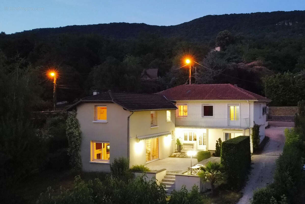 Lagnieu (Ain)   Entre Lyon et Bourg-en-Bresse. - photo 18
