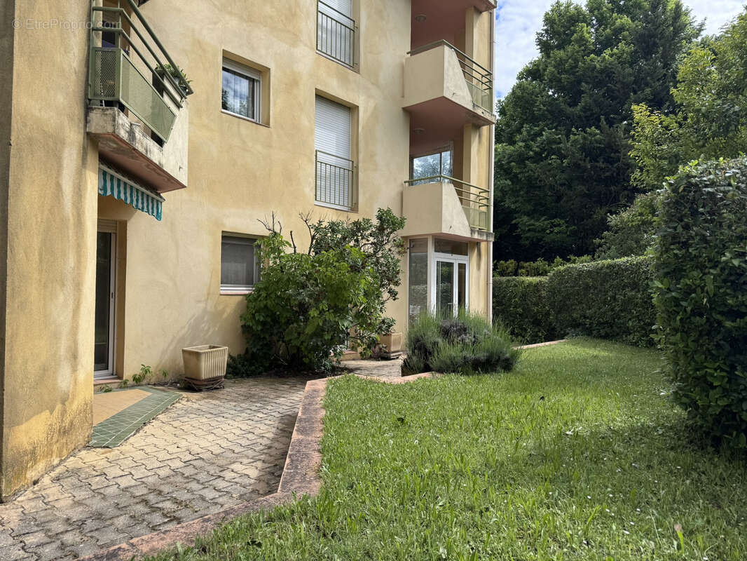 Appartement à L'ISLE-SUR-LA-SORGUE