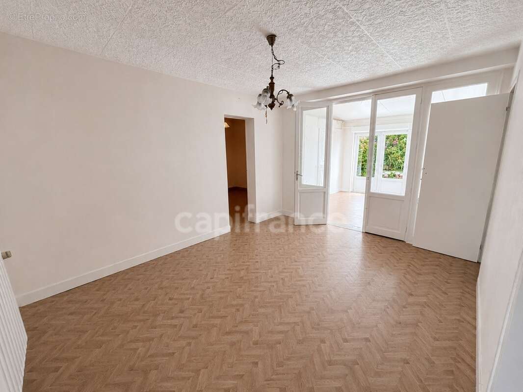 Maison 4 chambres de plain-pied avec jardin à Saintes - photo 2