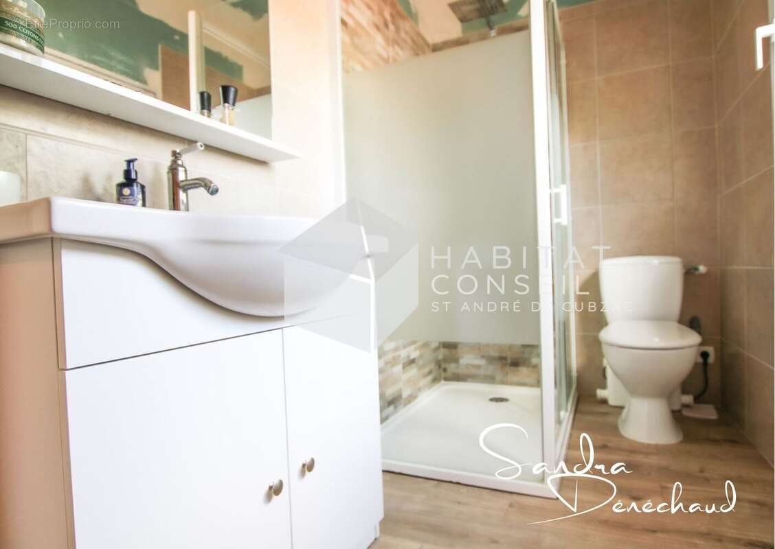 Maison 176 m² à Bourg  - photo 9