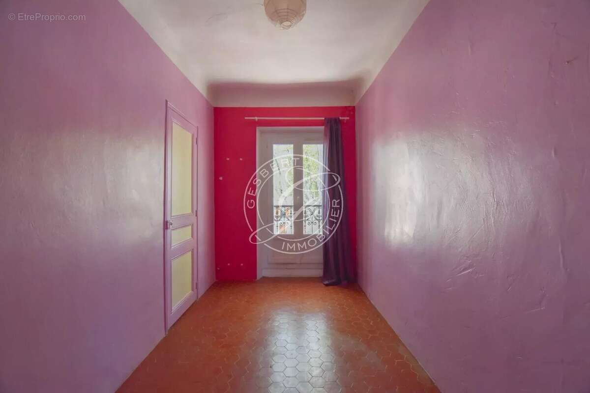 Appartement à SALERNES