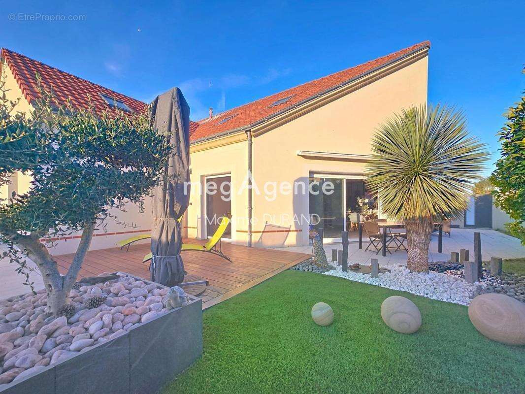 Maison familiale avec vaste pièce de vie et suite parentale de plain-pied à Cholet - photo 15