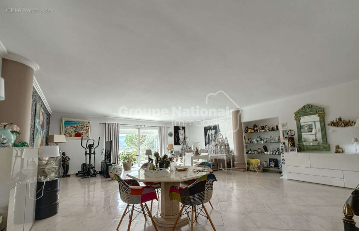 Maison indépendante/4P/Auribeau s/Siagne 186M² sur un terrain de 1515M². - photo 8