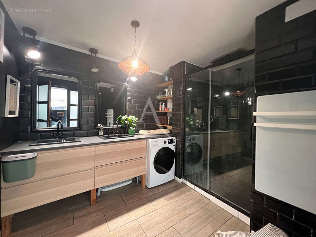 Maison à BEAULIEU-SOUS-LA-ROCHE