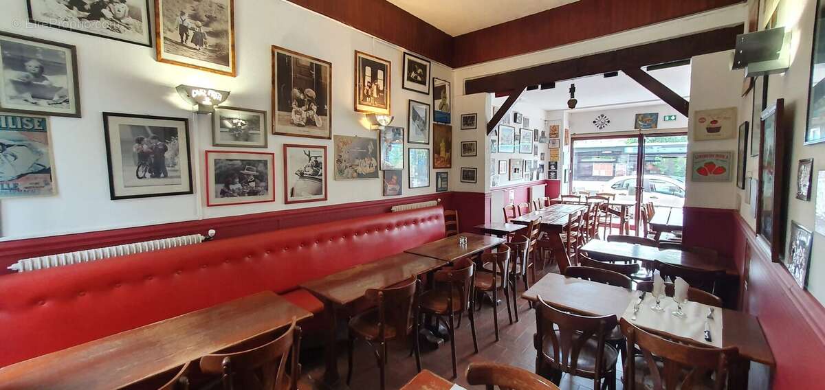 salle - Commerce à SAINT-DENIS