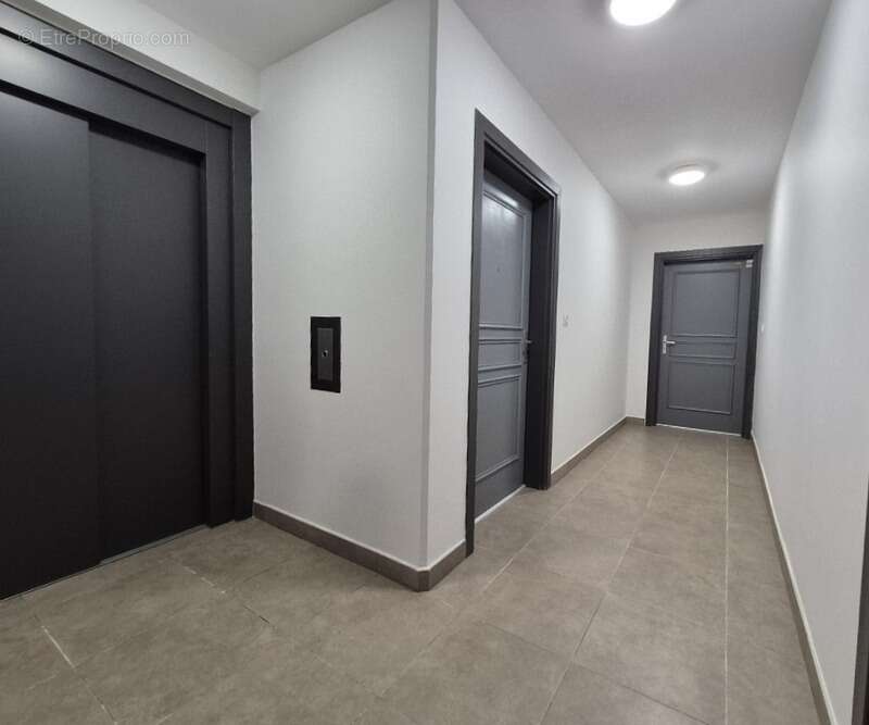 Appartement à MARSEILLE-16E