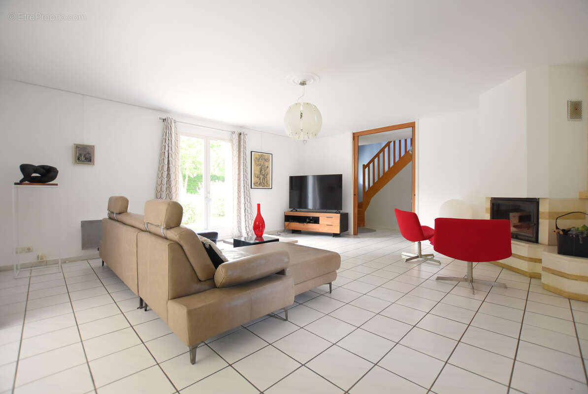 Maison à LES ESSARTS-LE-ROI