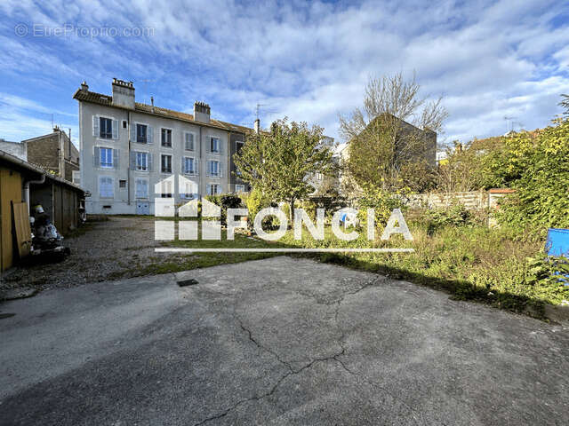 Appartement à CORBEIL-ESSONNES