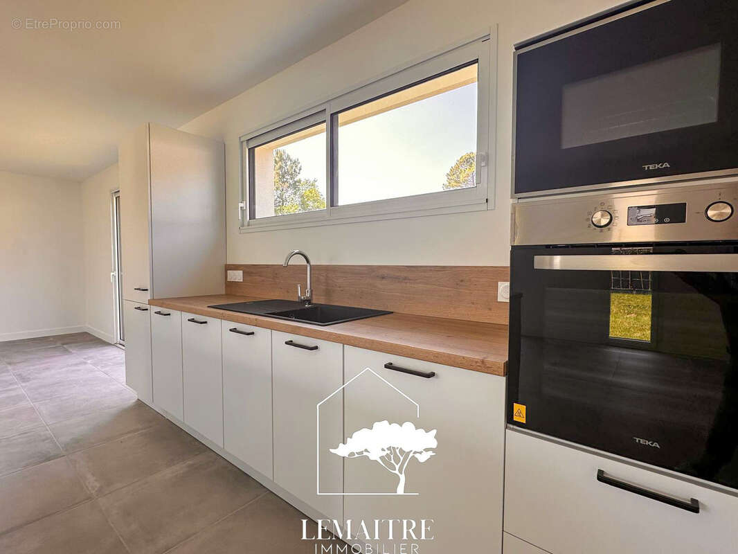 Maison à LES MATHES