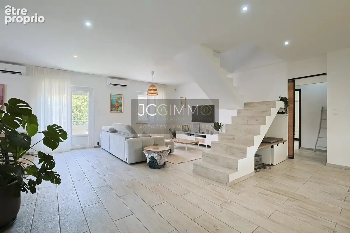 Maison composée de 3 appartements au Cap Brun - photo 35