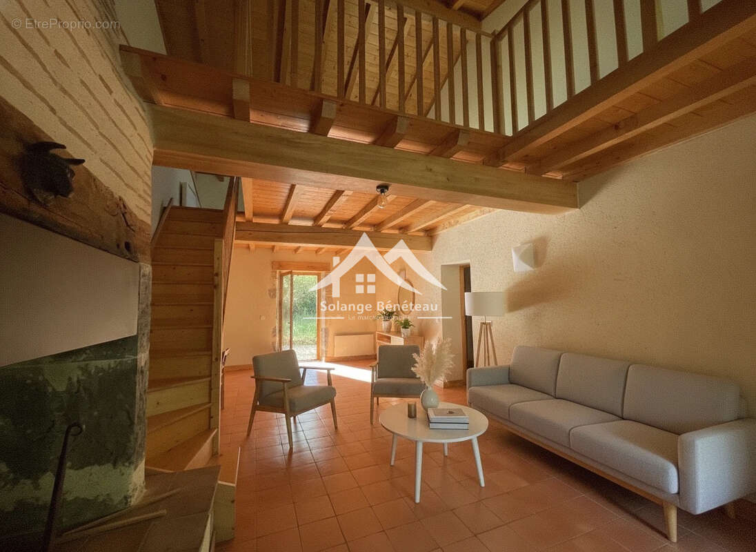 Maison en pierre rénovée au cœur des bois, proche de Pompogne - photo 2
