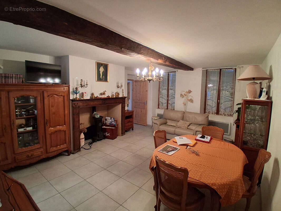 Maison à BOSMONT-SUR-SERRE