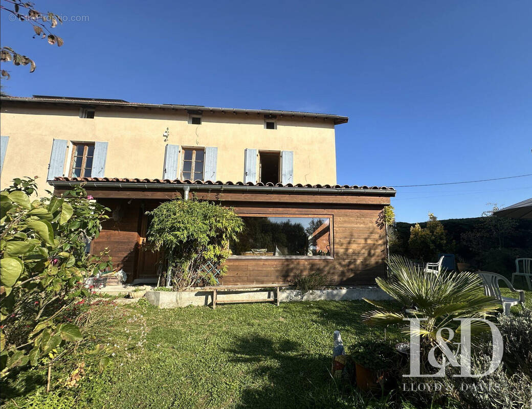 Maison à REVENTIN-VAUGRIS