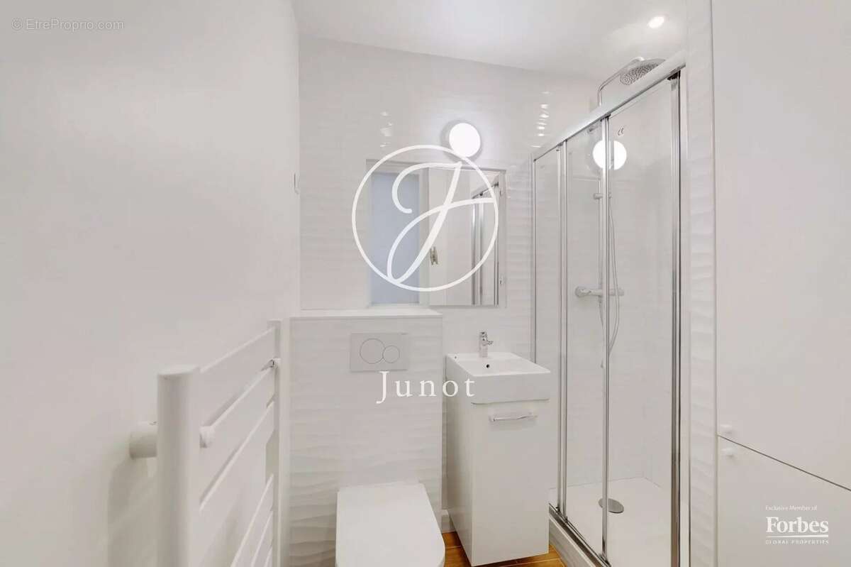 Appartement à PARIS-7E
