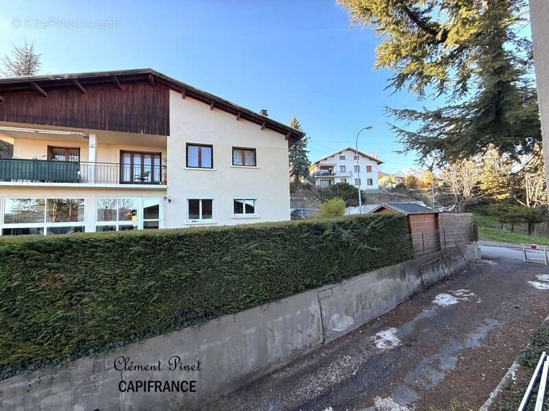 Maison avec fort potentiel à Gap Sud – 156 m², jardin, garage et vue dégagée - photo 30