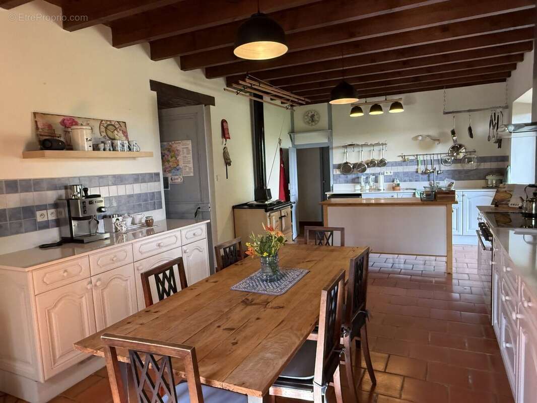 Maison à SEISSAN