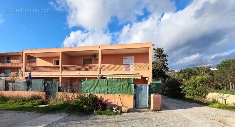 Appartement à BORMES-LES-MIMOSAS