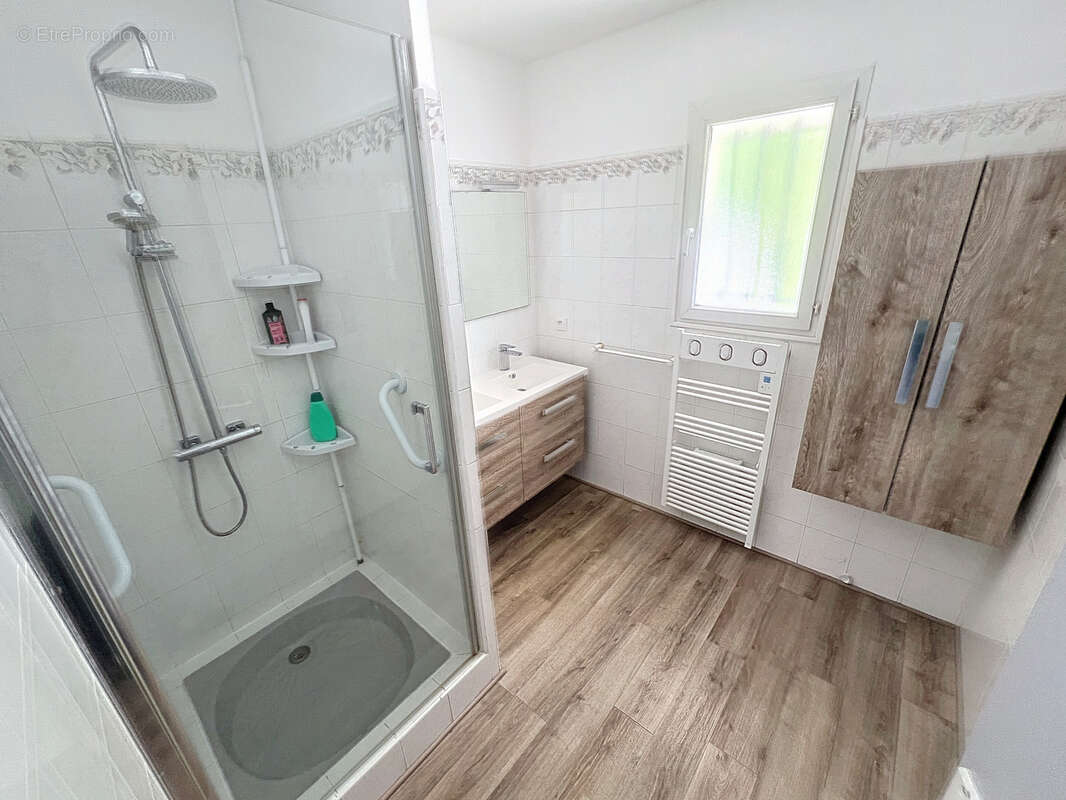 Maison à SAINT-LAURENT-DE-LA-SALANQUE