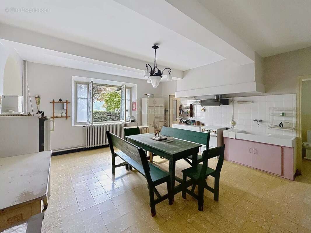 Maison à MONLEON-MAGNOAC