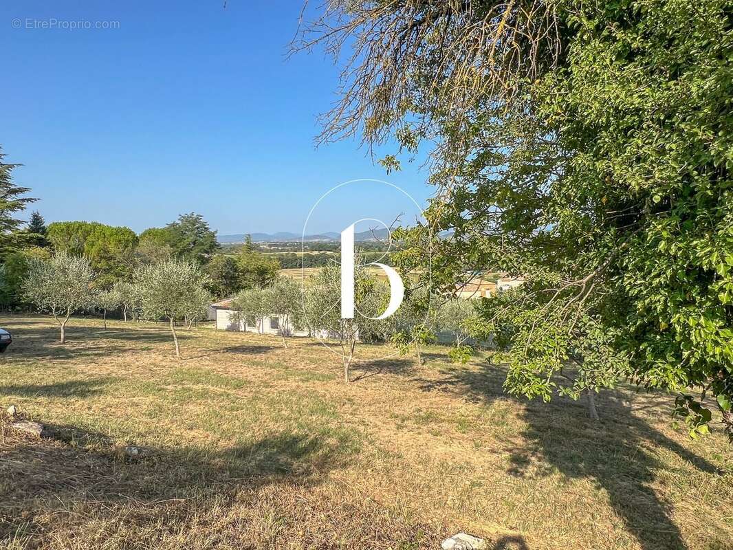 Terrain à BARJAC