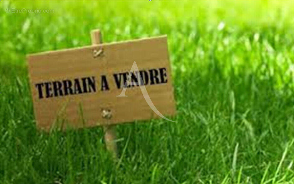 Terrain à SAINT-CYR-EN-VAL