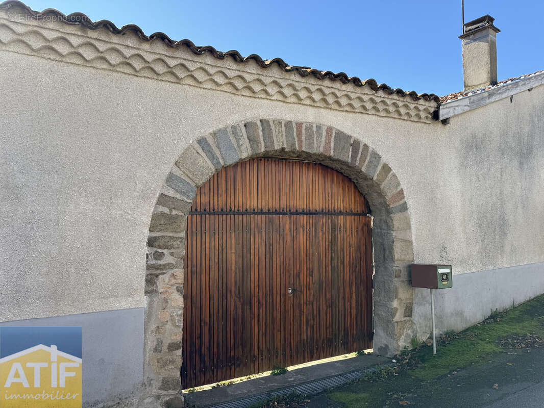 Maison à SAINT-PAUL-DE-VEZELIN