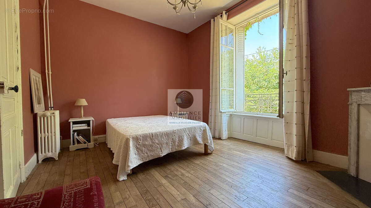 Maison à LES OLLIERES-SUR-EYRIEUX