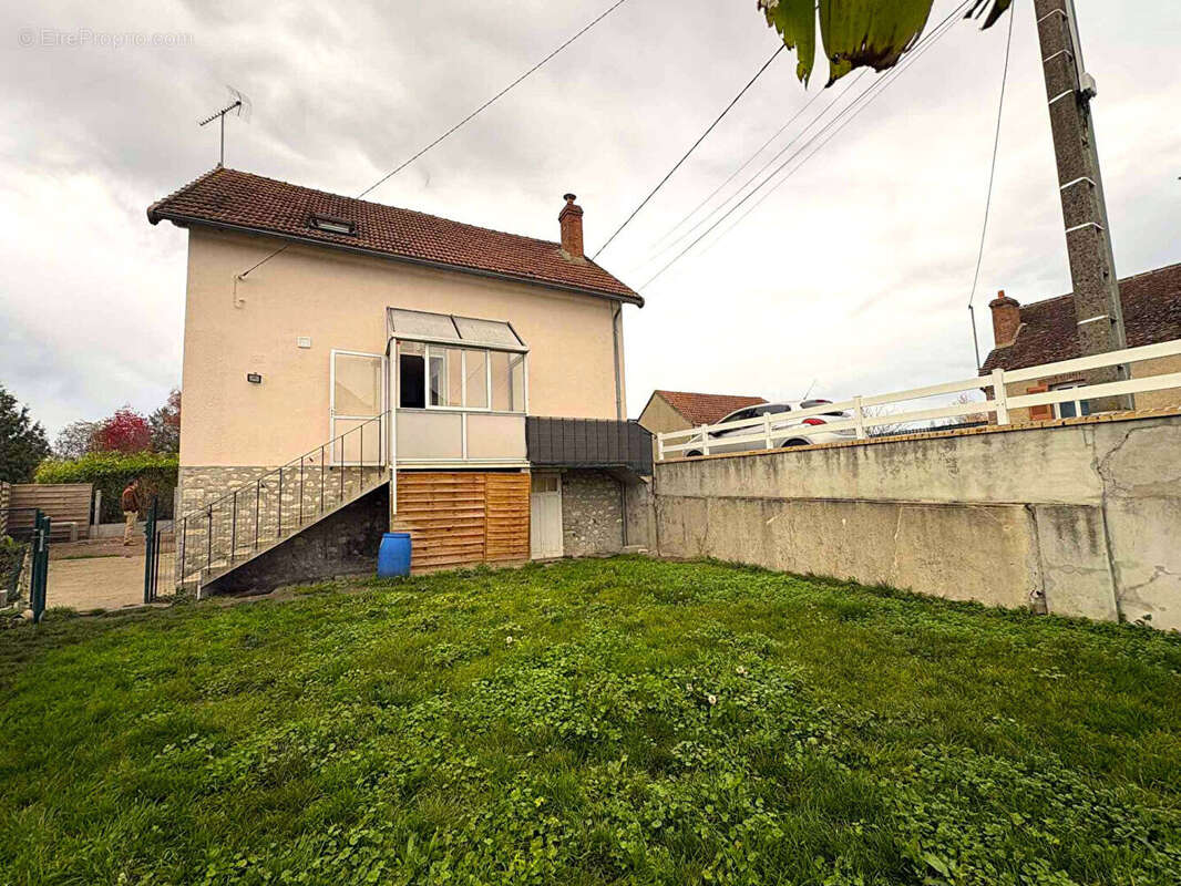 Maison à CORBEILLES