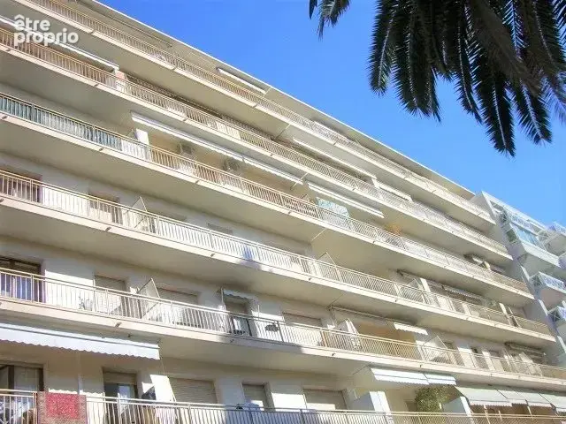 Av mirabeau 2 pieces grand balcon plein sud au calme et en etage - photo 1