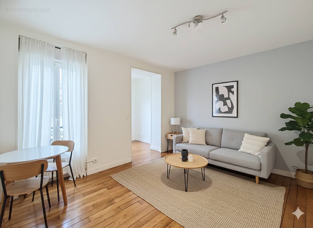 Appartement à PARIS-14E