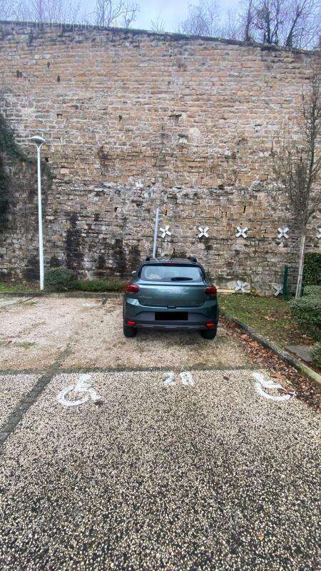 Parking à ALBIGNY-SUR-SAONE