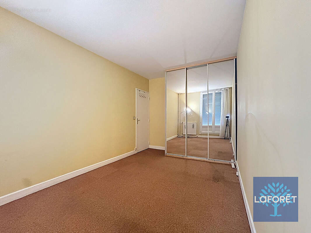 Appartement à CHILLY-MAZARIN