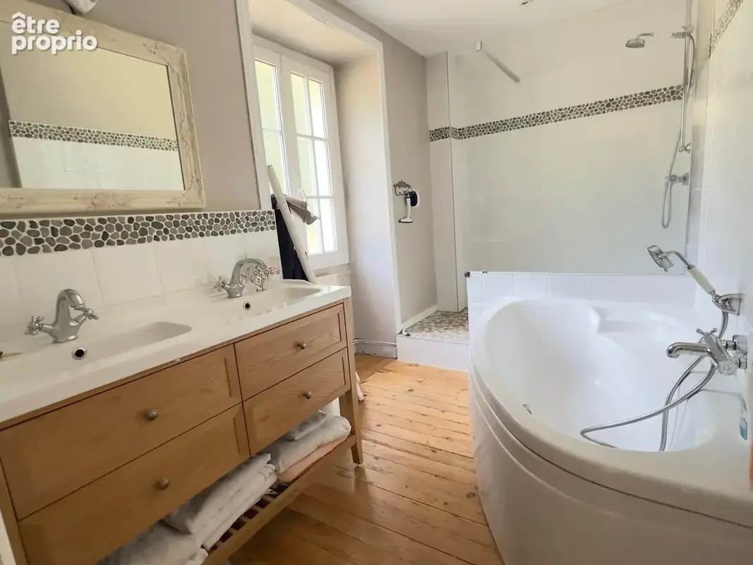 Magnifique propriété du XVIIIe siècle - 6 chambres  - 287m2 - MAUVES SUR LOIRE (44) - photo 15