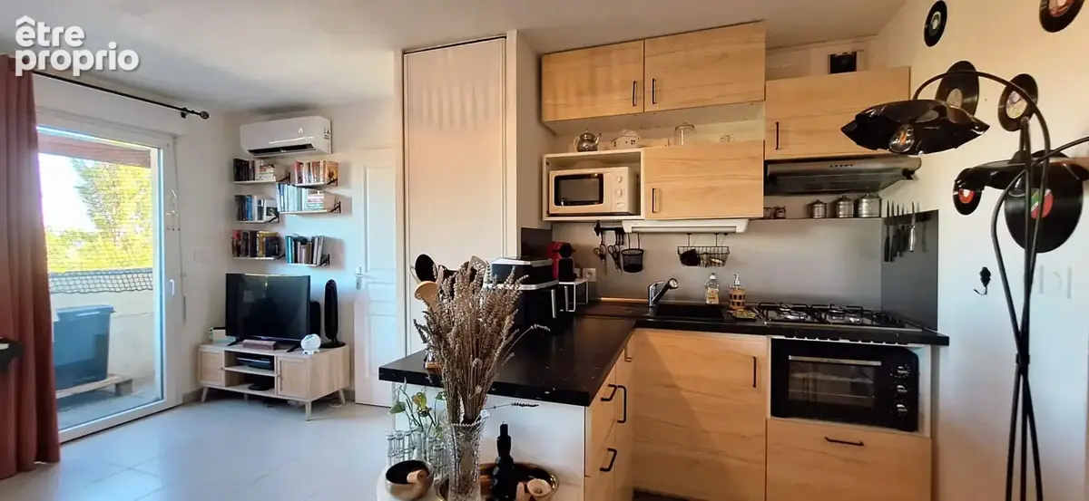 SORGUES - Appartement 2 pèces avec terrasse et place de parking - photo 2